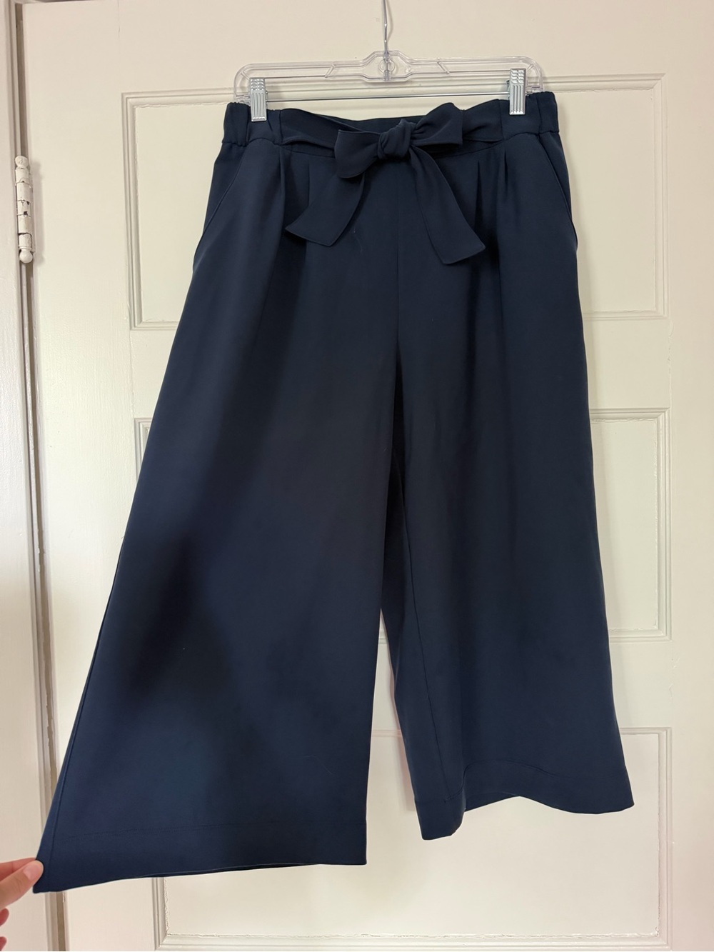 lululemon Noir Crop Pants Women’s 10 Navy Blue Wide Leg Tie Waist LW6AYAS